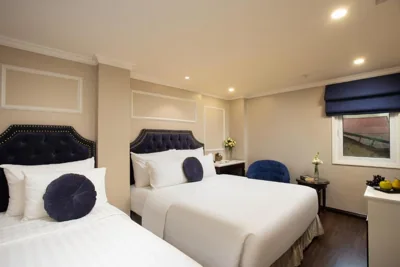 Deluxe-Dreibettzimmer mit Aussicht — Flora Centre Hotel & Spa